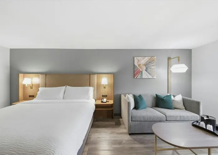 Holiday Inn Atlanta-Northlake By Ihg Tucker